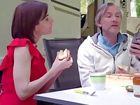 Cougar francaise bas resille sodomisee energiquement